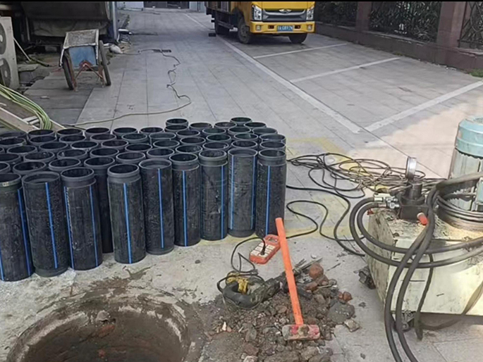 华阴PE置换管厂家 DN315置换管 非开挖管短管置换